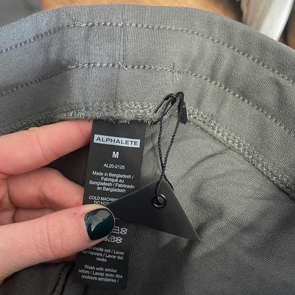 Alphalete Essential Core Joggers Mens Concrete NWT SIZE M - Picture 7 of 7